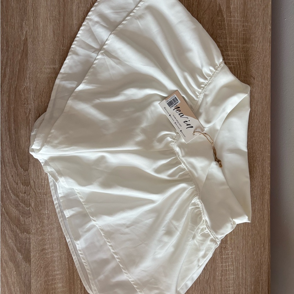 Dry Goods White Women Shorts Skorts
